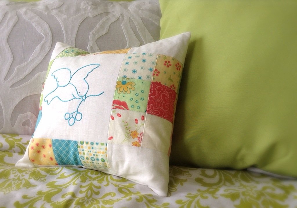 Summer Pillow Giveaway by Rachel Rossi Interior Design. Enter before June 30 for your chance to win!