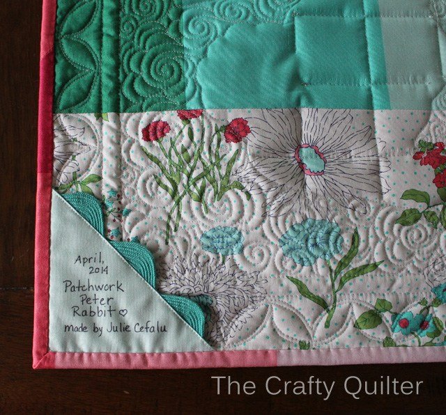 corner-quilt-label-with-trim