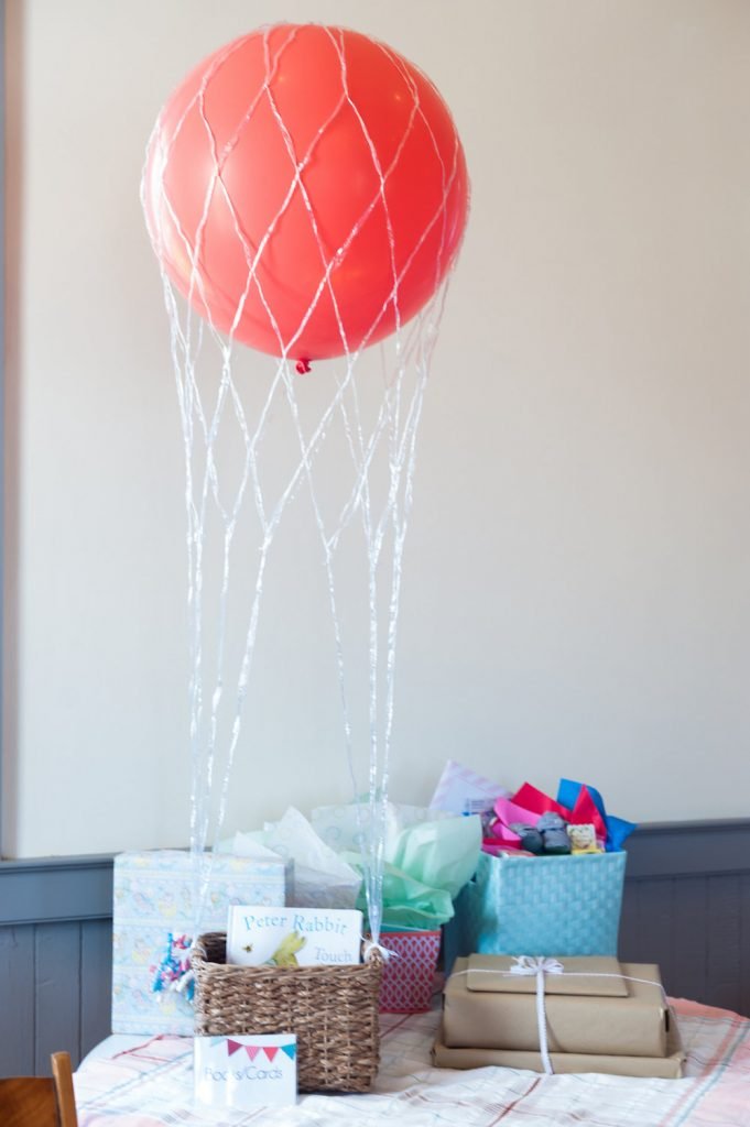 baby-shower-gift-table
