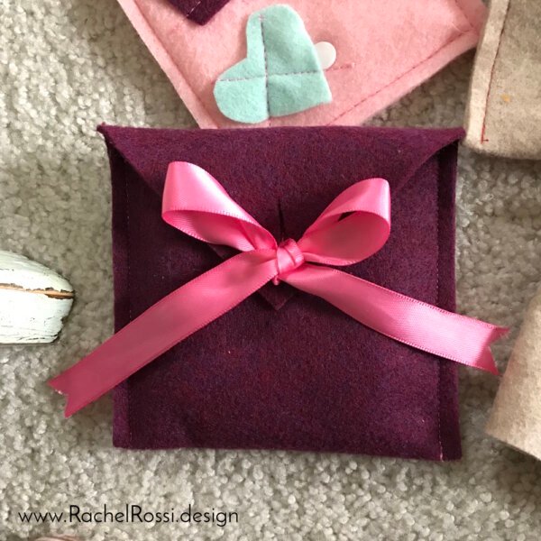 DIY felt envelopes